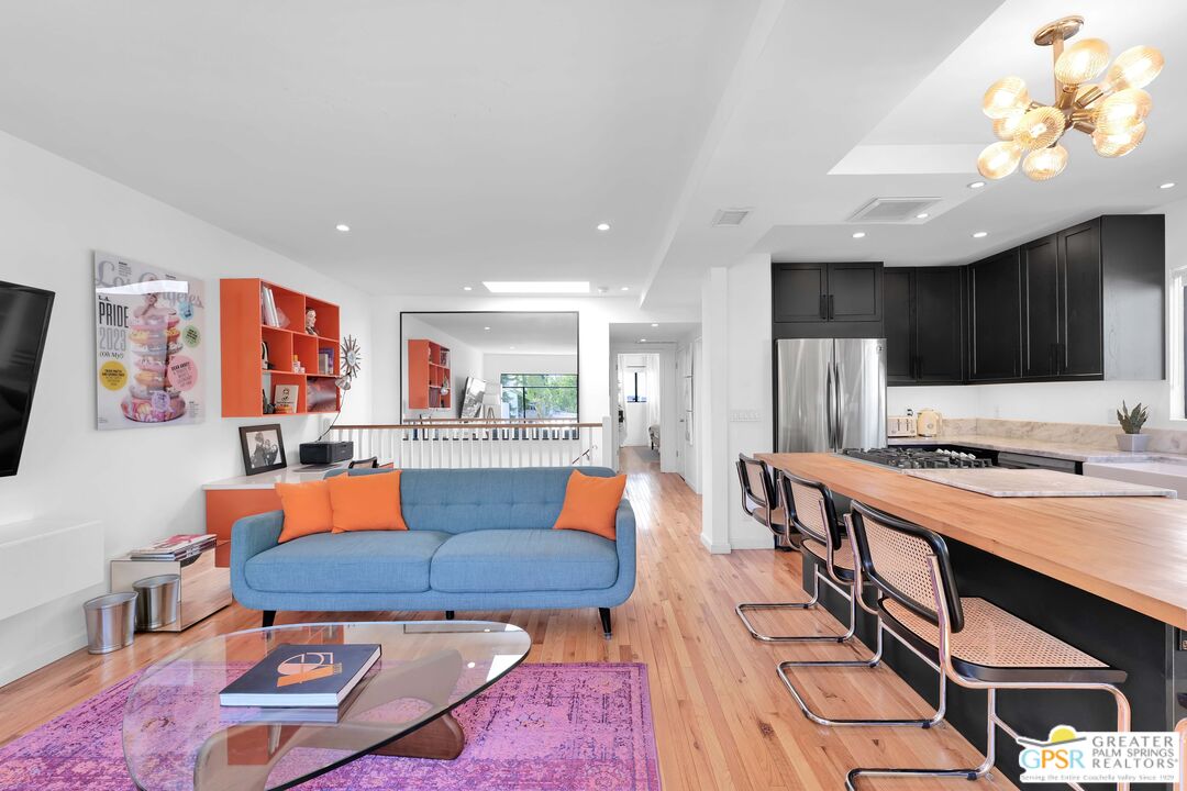 8319 Waring Ave Unit: 2
