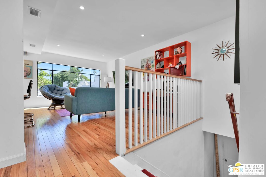 8319 Waring Ave Unit: 2