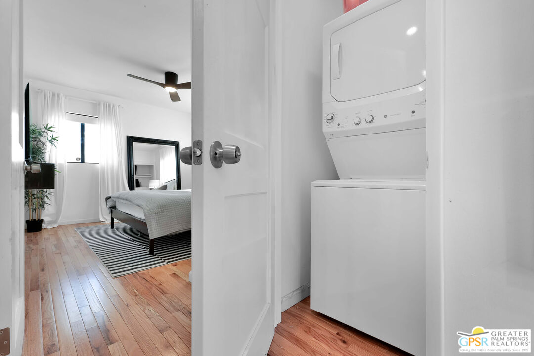 8319 Waring Ave Unit: 2