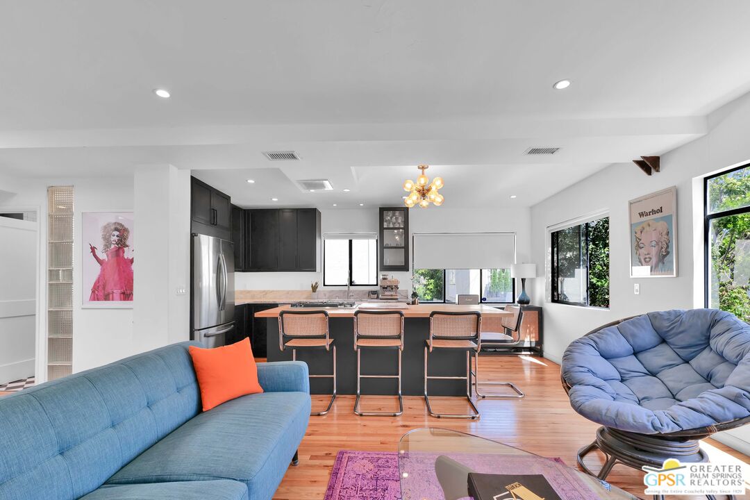 8319 Waring Ave Unit: 2
