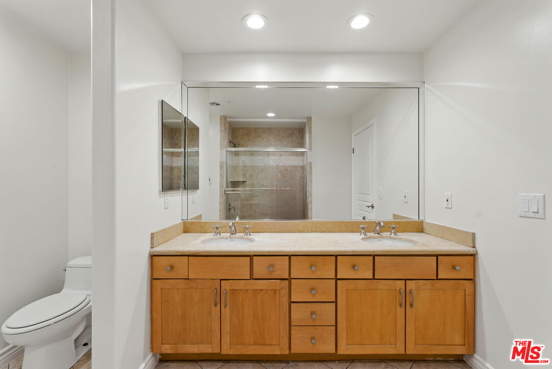 1861 Veteran Ave Unit: 102