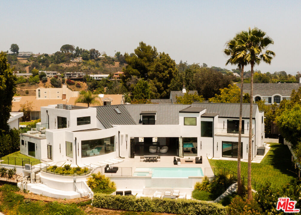 903 Linda Flora Dr