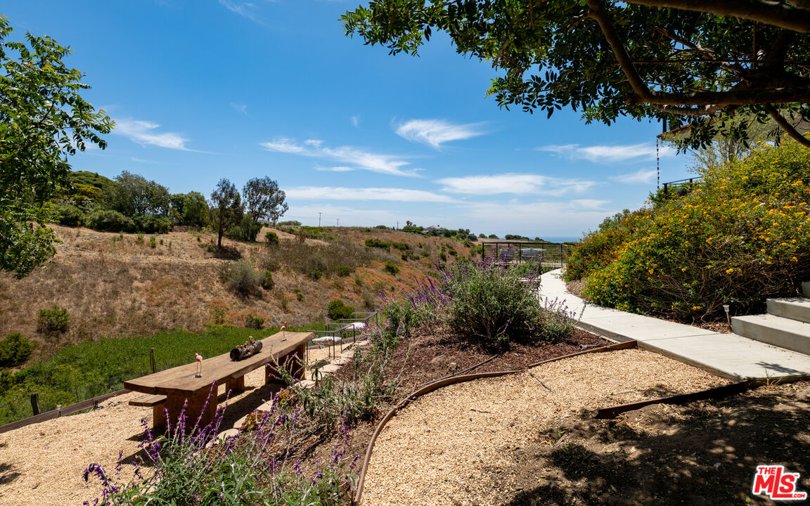 5904 Kanan Dume Rd