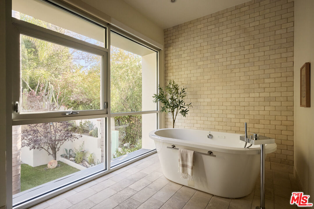 3369 Fryman Pl