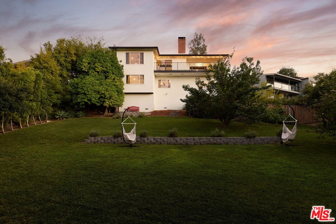 3964 Fredonia Dr