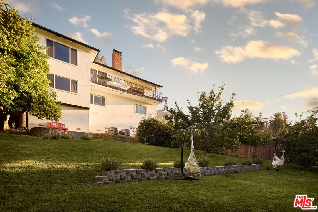 3964 Fredonia Dr
