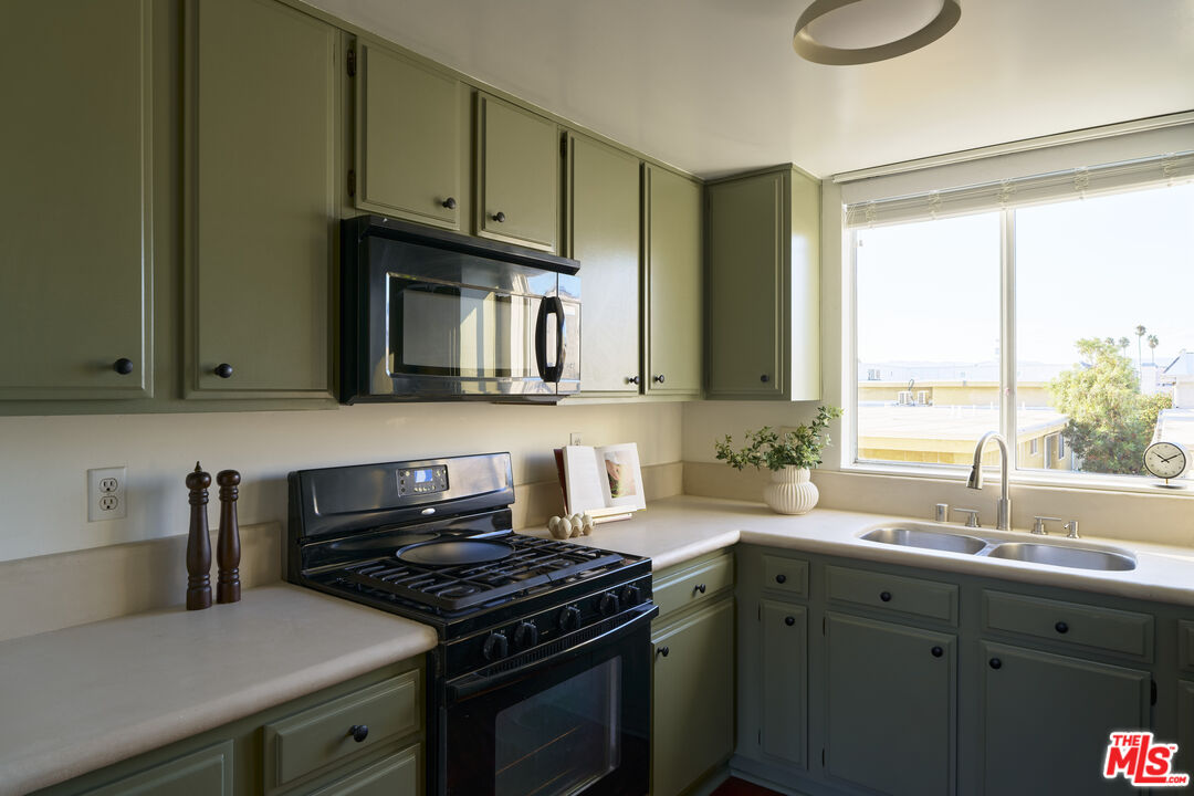 12727 Mitchell Ave Unit: 113