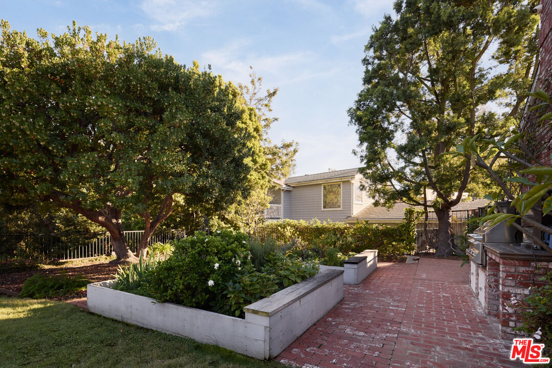 196 Granville Ave