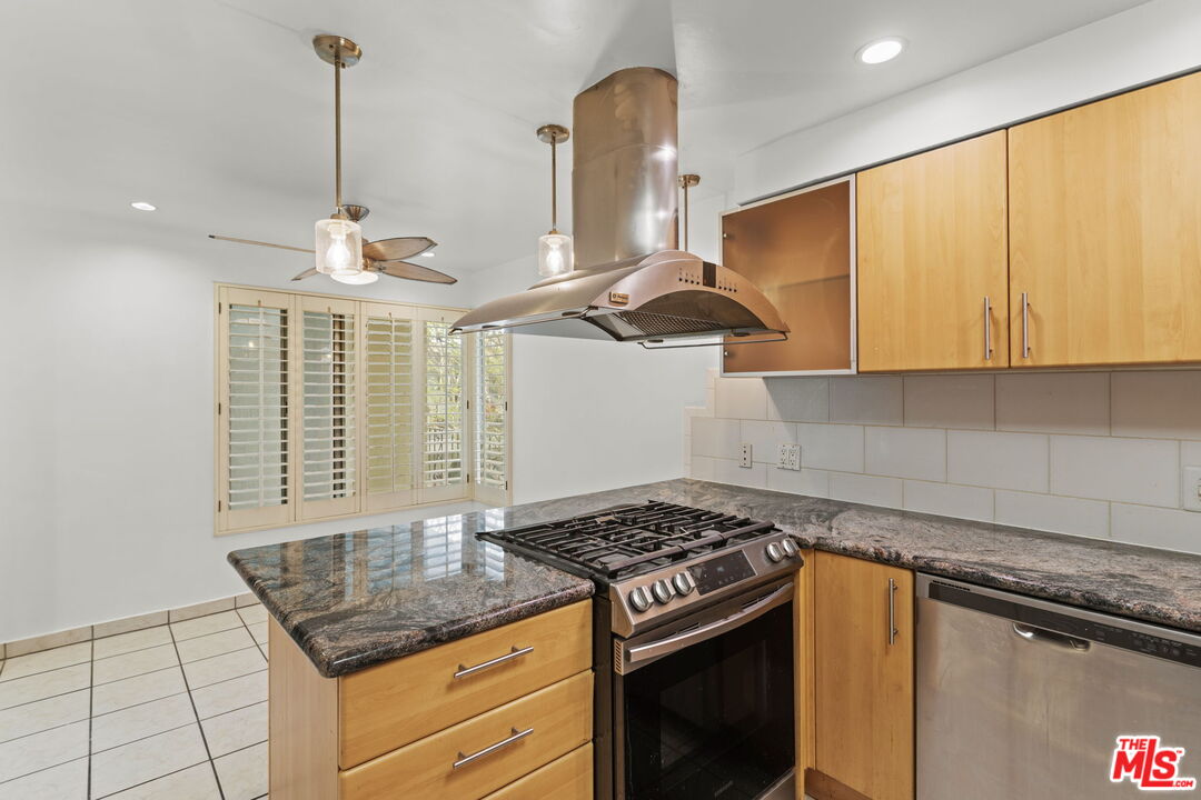 530 Evergreen St Unit: 9