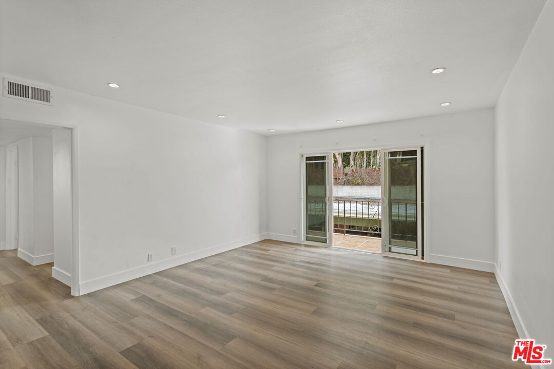 530 Evergreen St Unit: 9