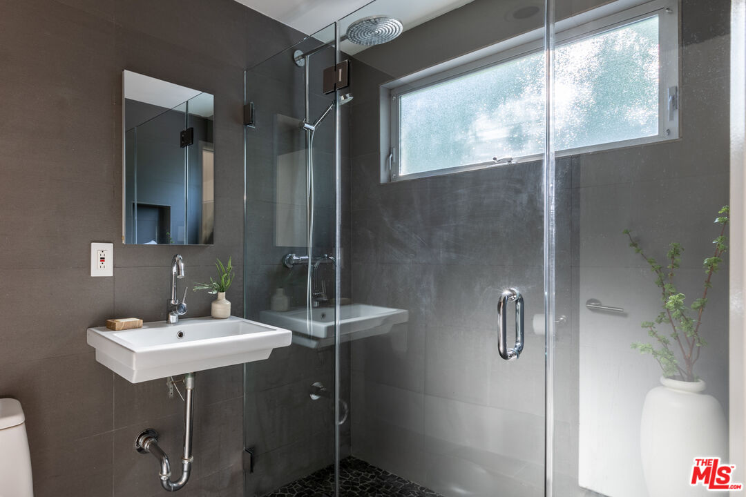 5661 Spreading Oak Dr