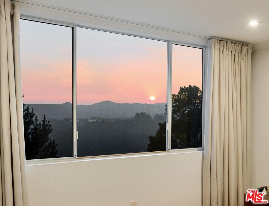 2385 Roscomare Rd Unit: D3