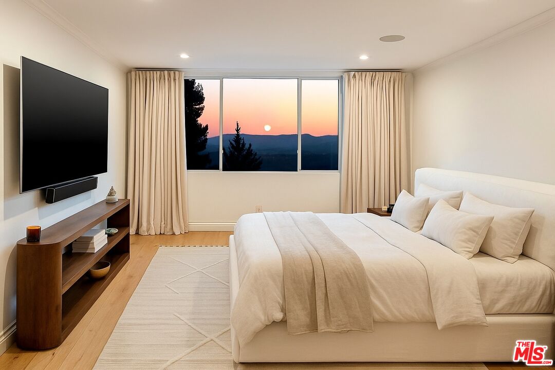 2385 Roscomare Rd Unit: D3