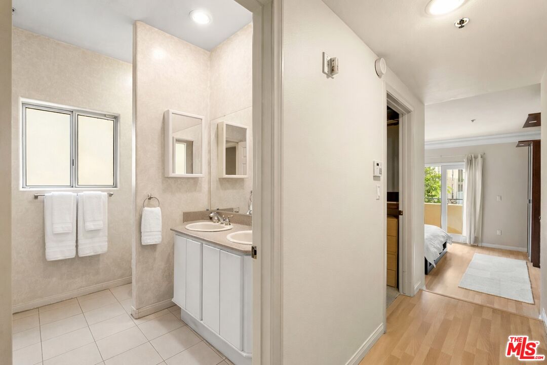 12011 Goshen Ave Unit: 102