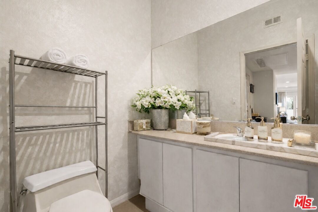 12011 Goshen Ave Unit: 102