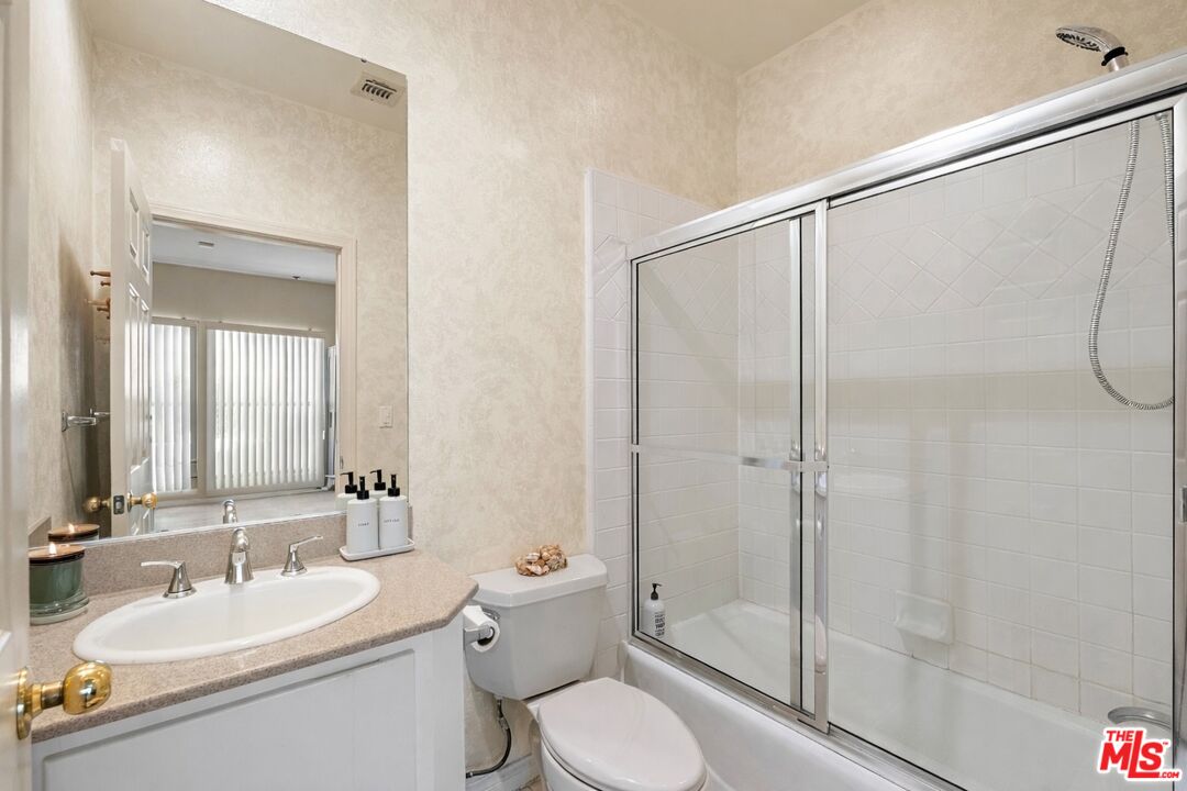 12011 Goshen Ave Unit: 102