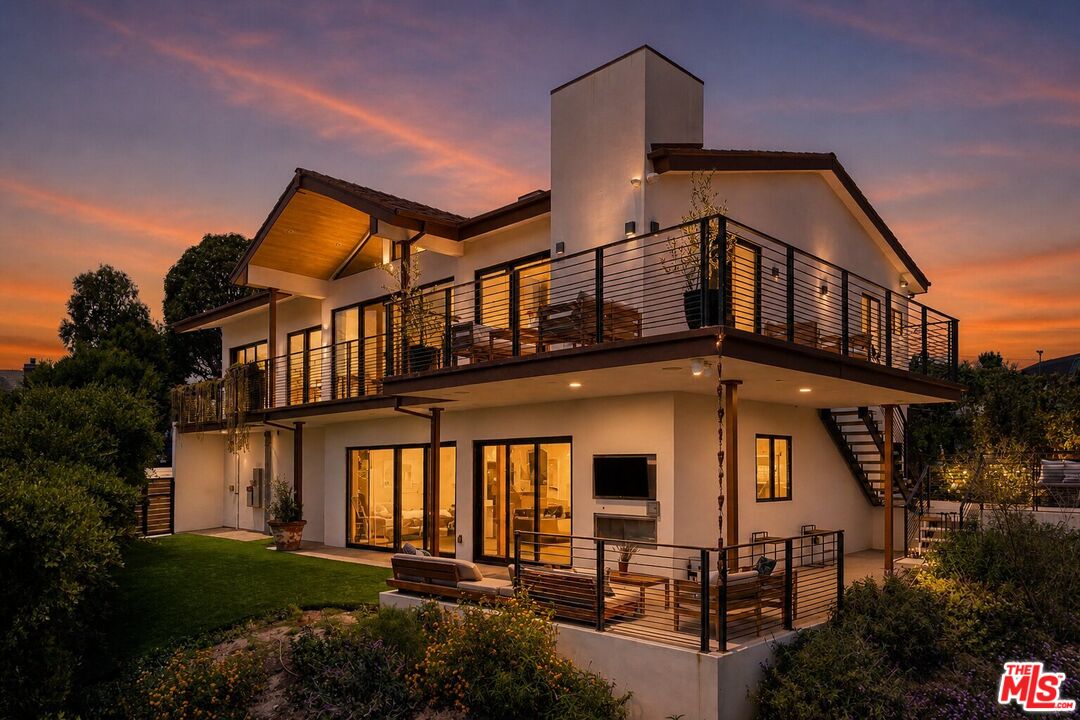 5904 Kanan Dume Rd