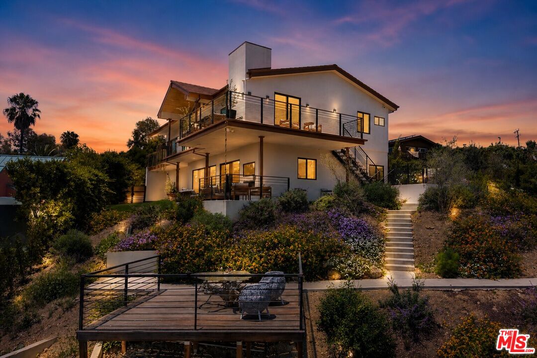 5904 Kanan Dume Rd