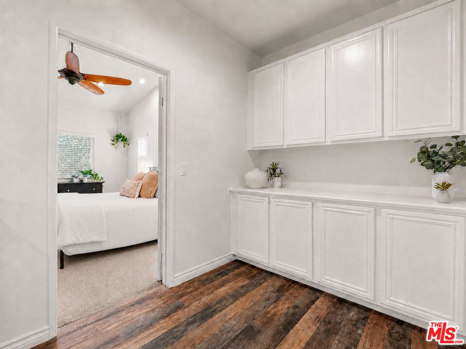 20300 Vanowen St Unit: 44