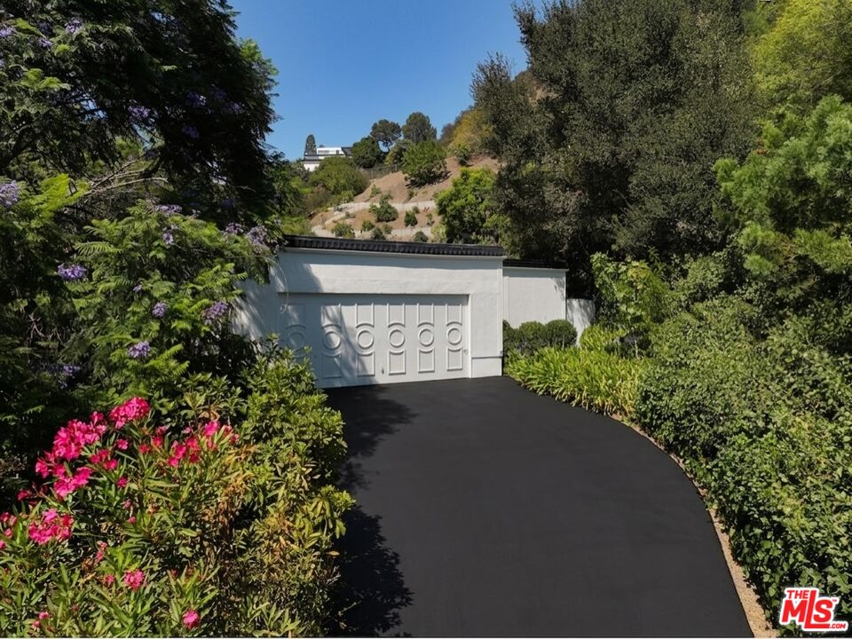 936 Chantilly Rd