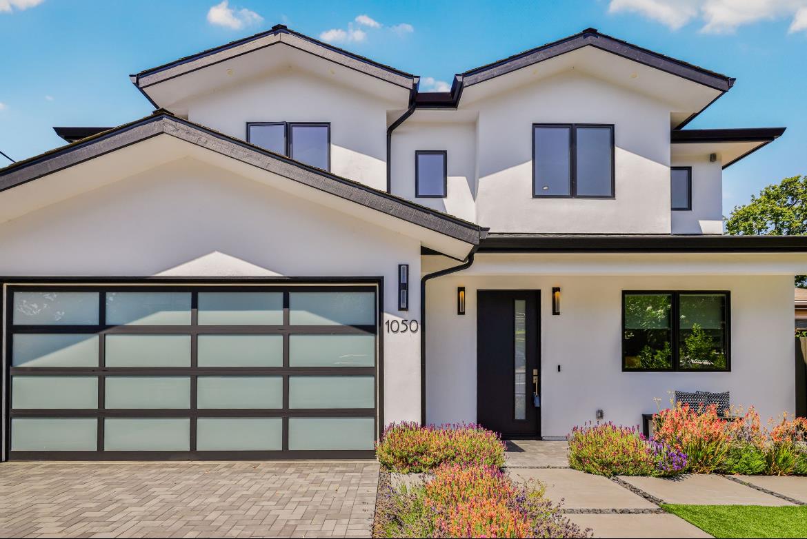 1050 Lucky AVE