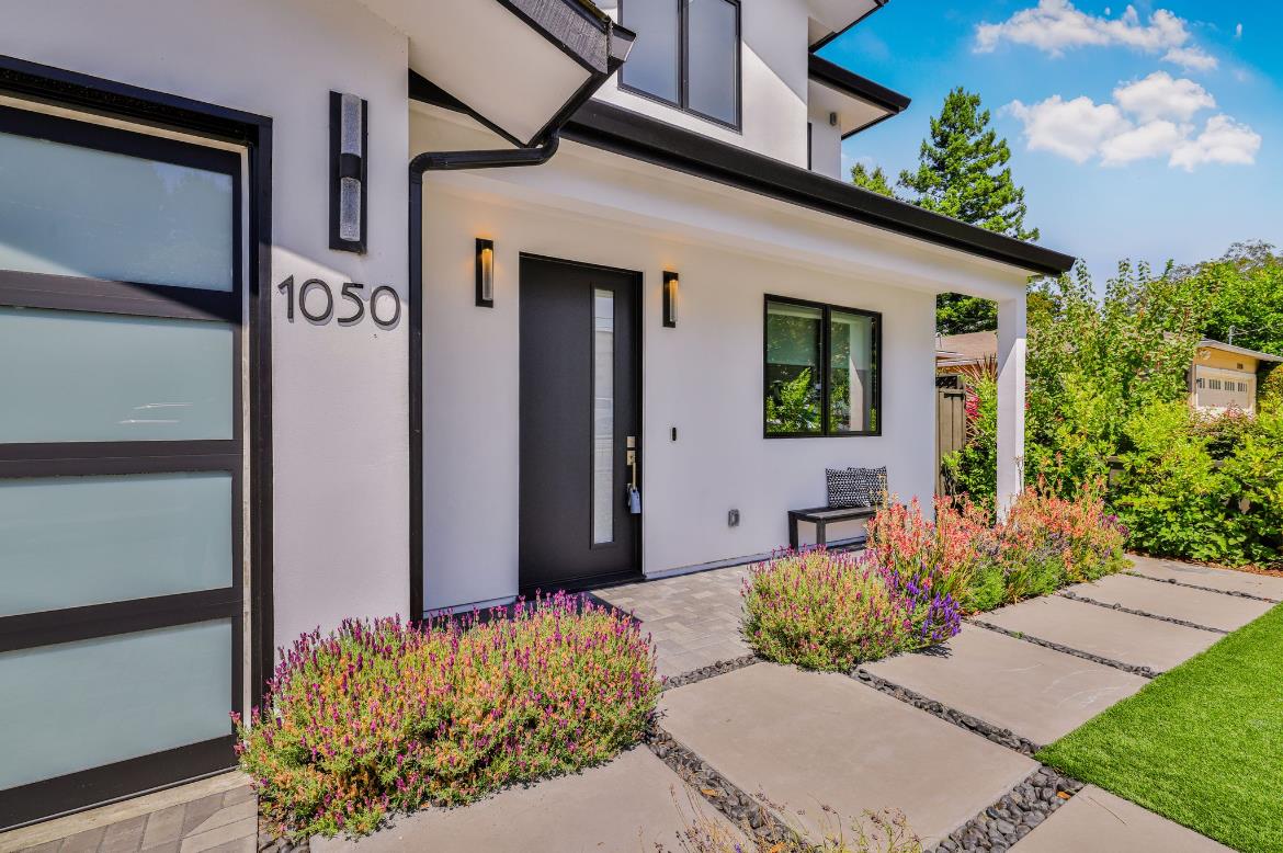 1050 Lucky AVE