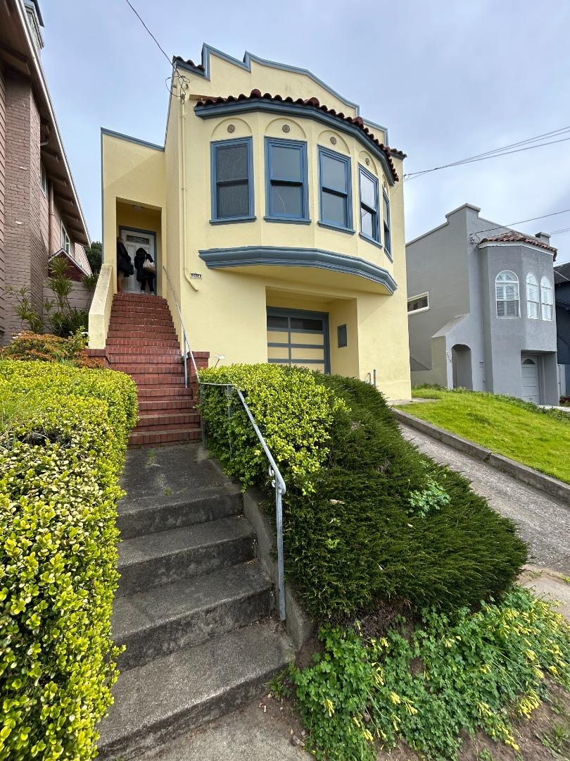 2434 20th AVE
