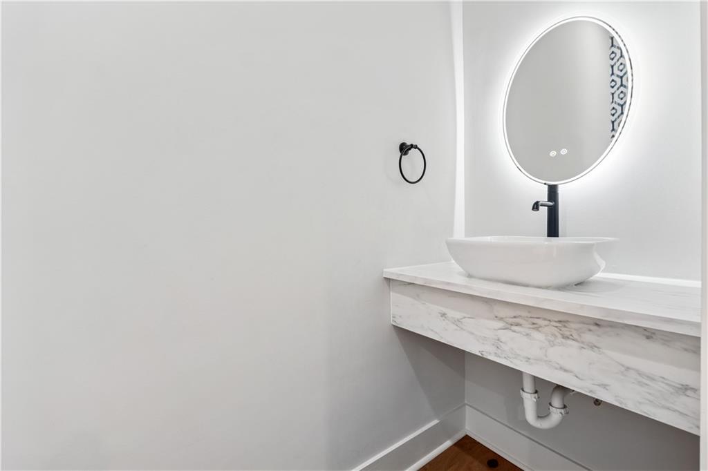 75 Boulevard NE Unit 11