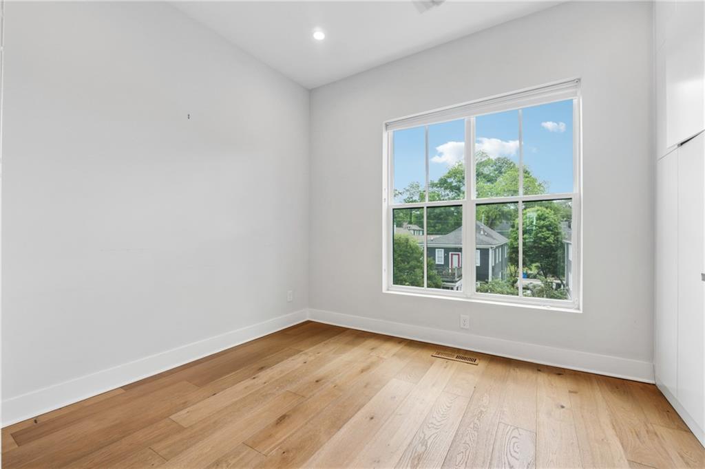 75 Boulevard NE Unit 11