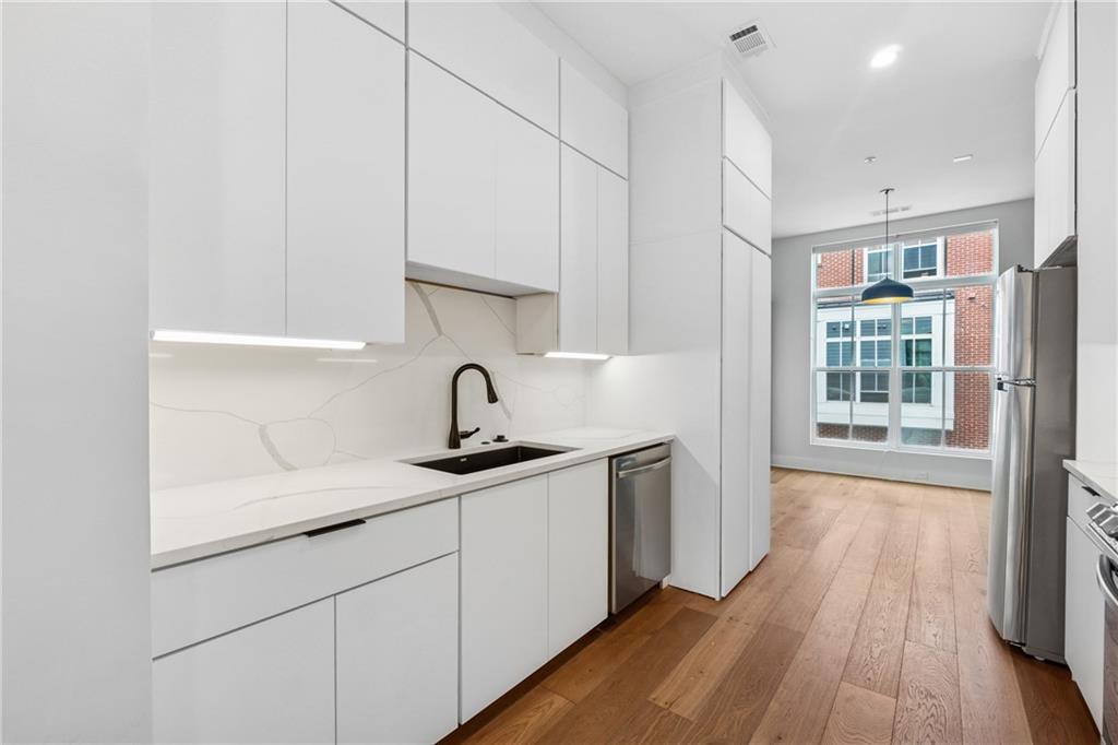 75 Boulevard NE Unit 11