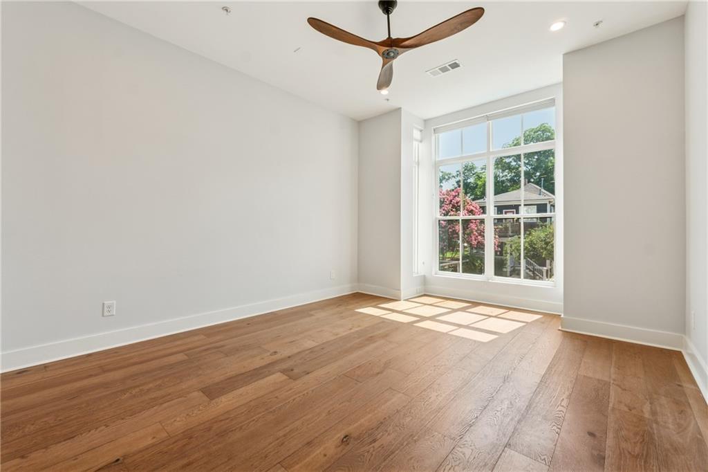 75 Boulevard NE Unit 11