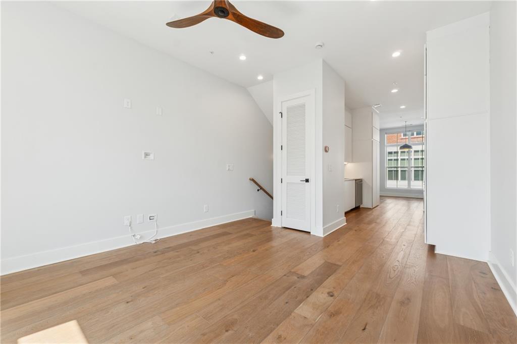 75 Boulevard NE Unit 11