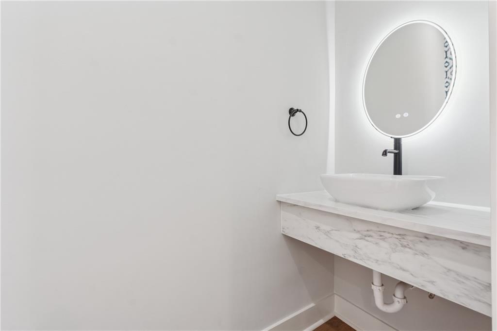 75 Boulevard NE Unit 11