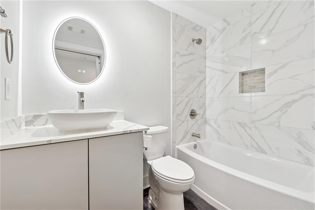 75 Boulevard NE Unit 11