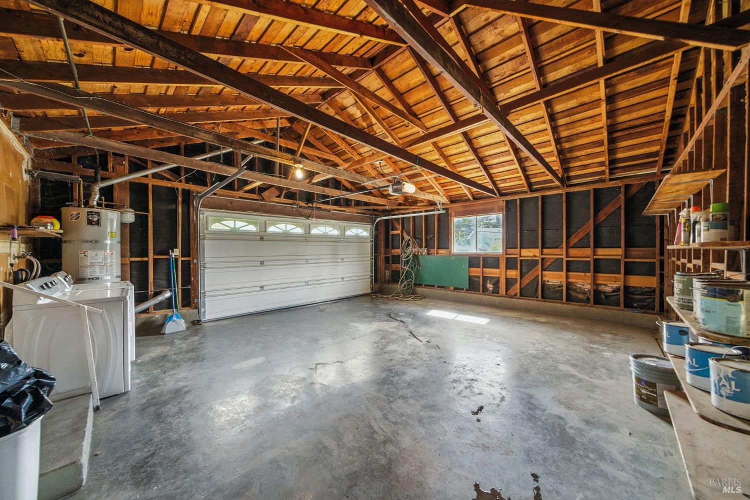 2559 Las Gallinas Ave