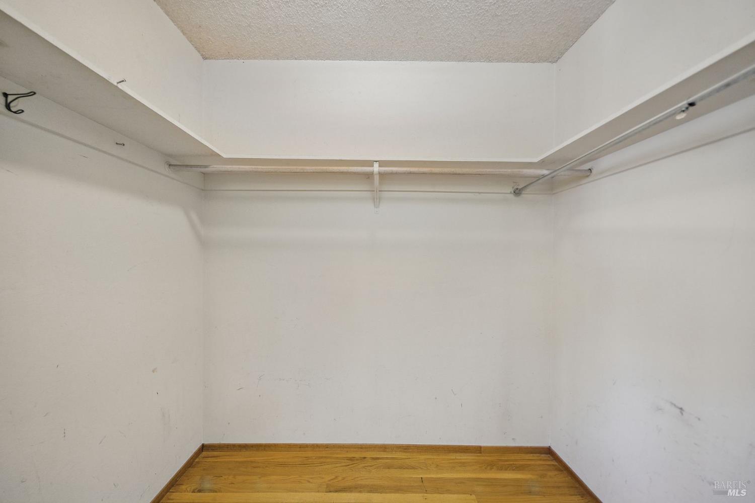 2559 Las Gallinas Ave