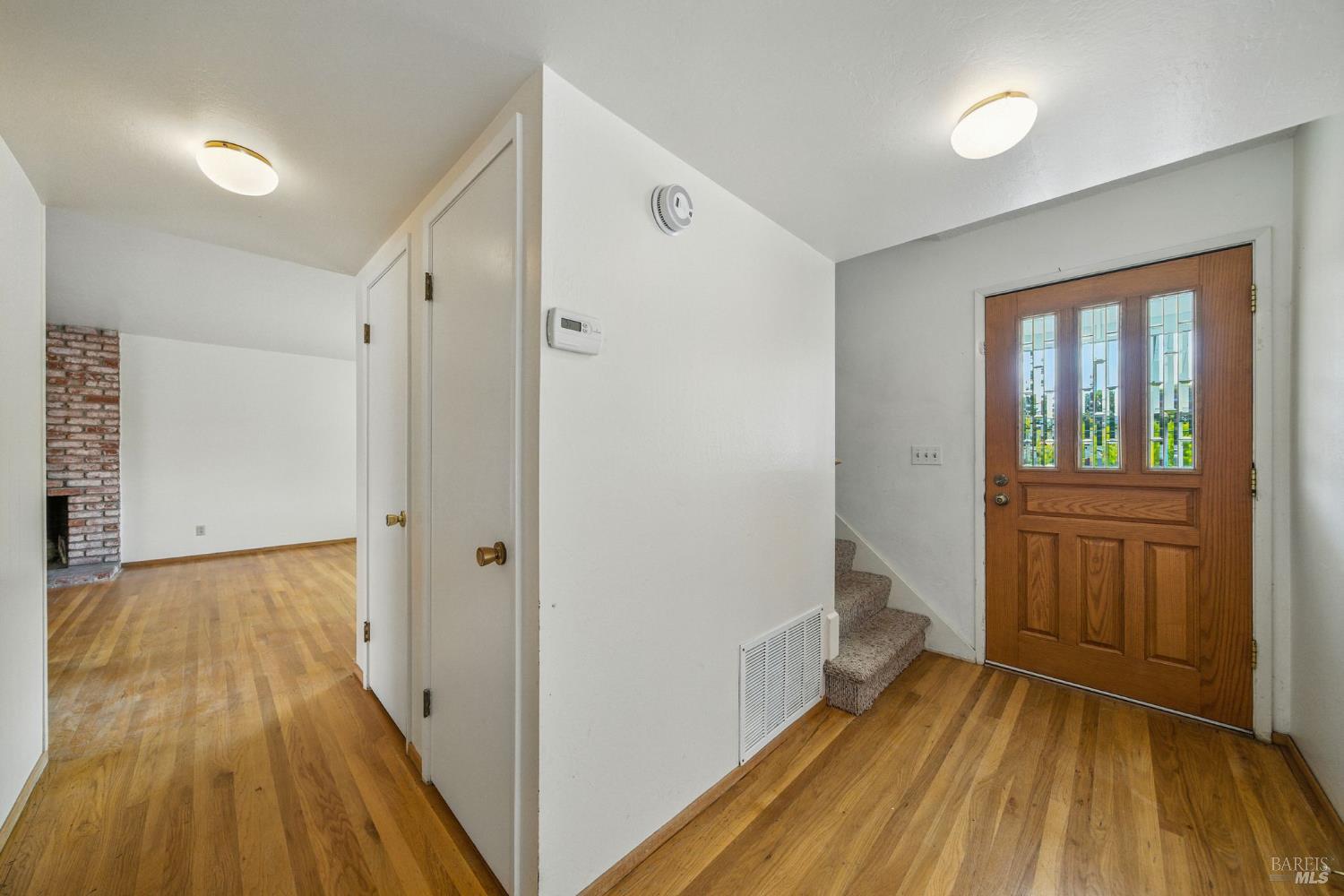 2559 Las Gallinas Ave