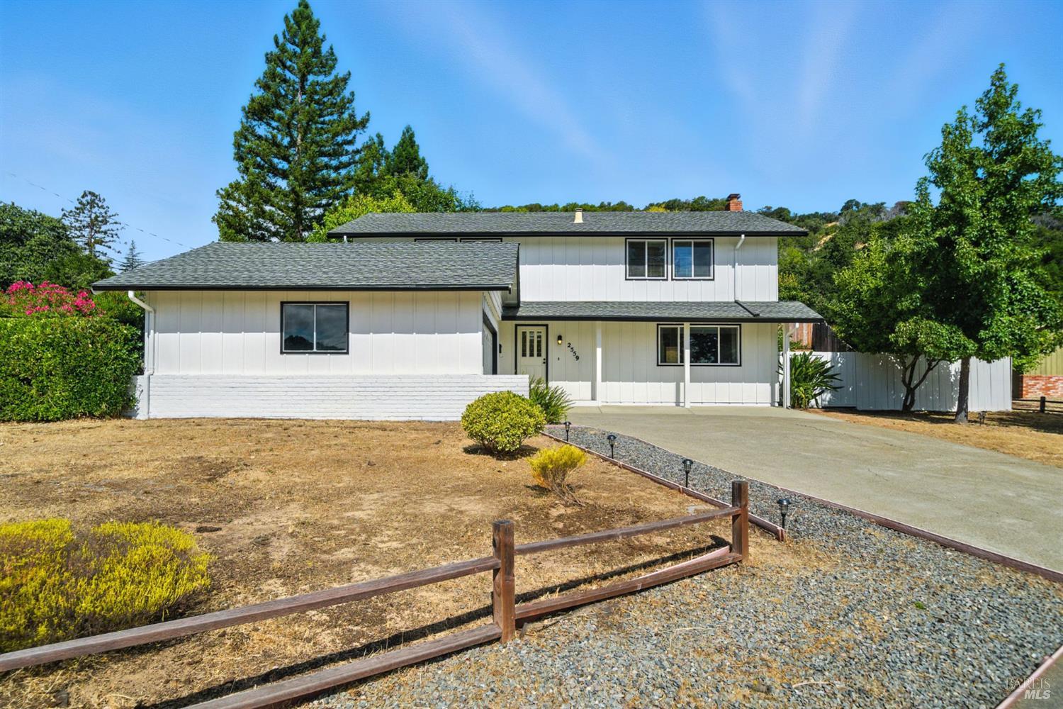 2559 Las Gallinas Ave