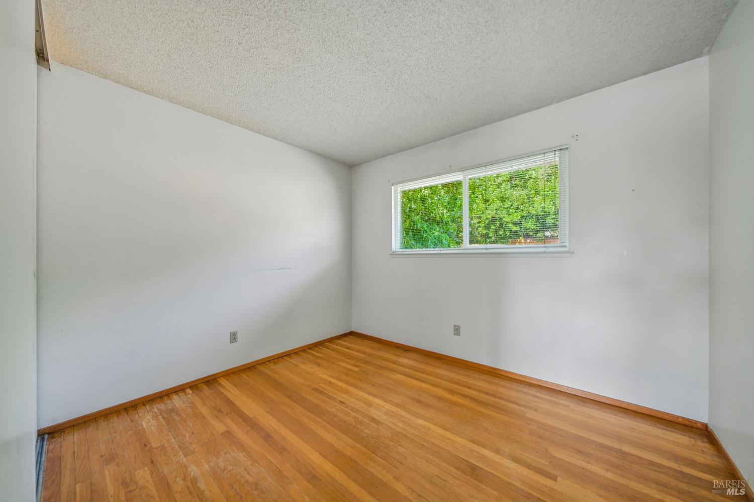 2559 Las Gallinas Ave