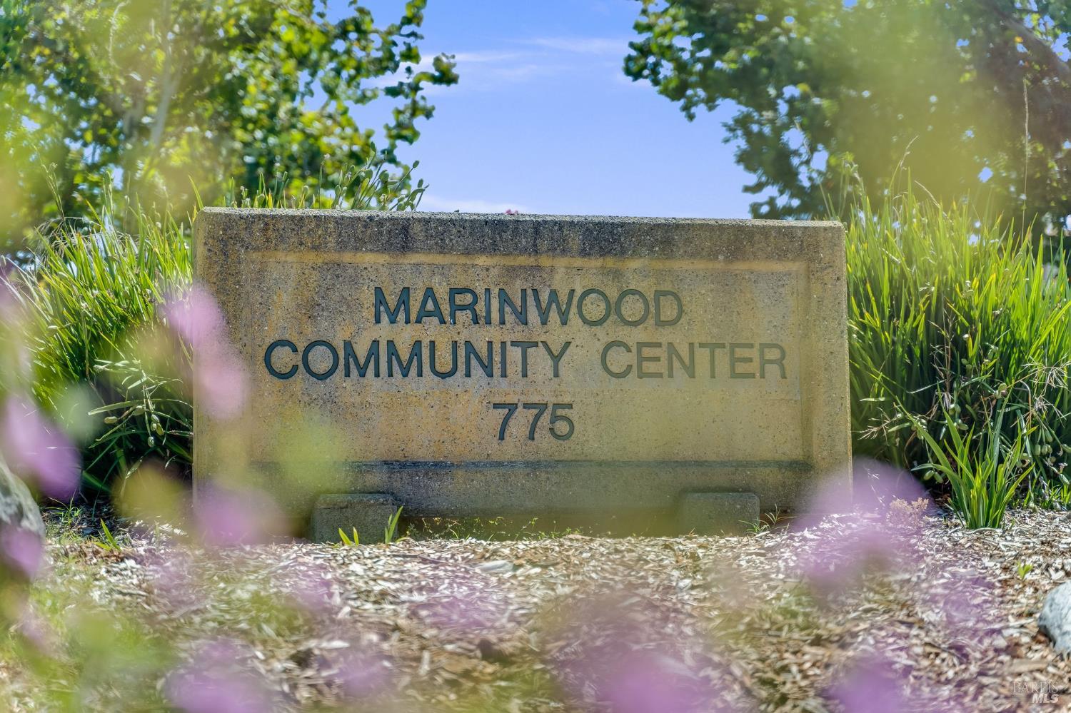 2559 Las Gallinas Ave