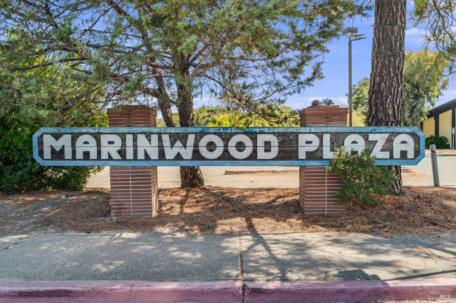 2559 Las Gallinas Ave