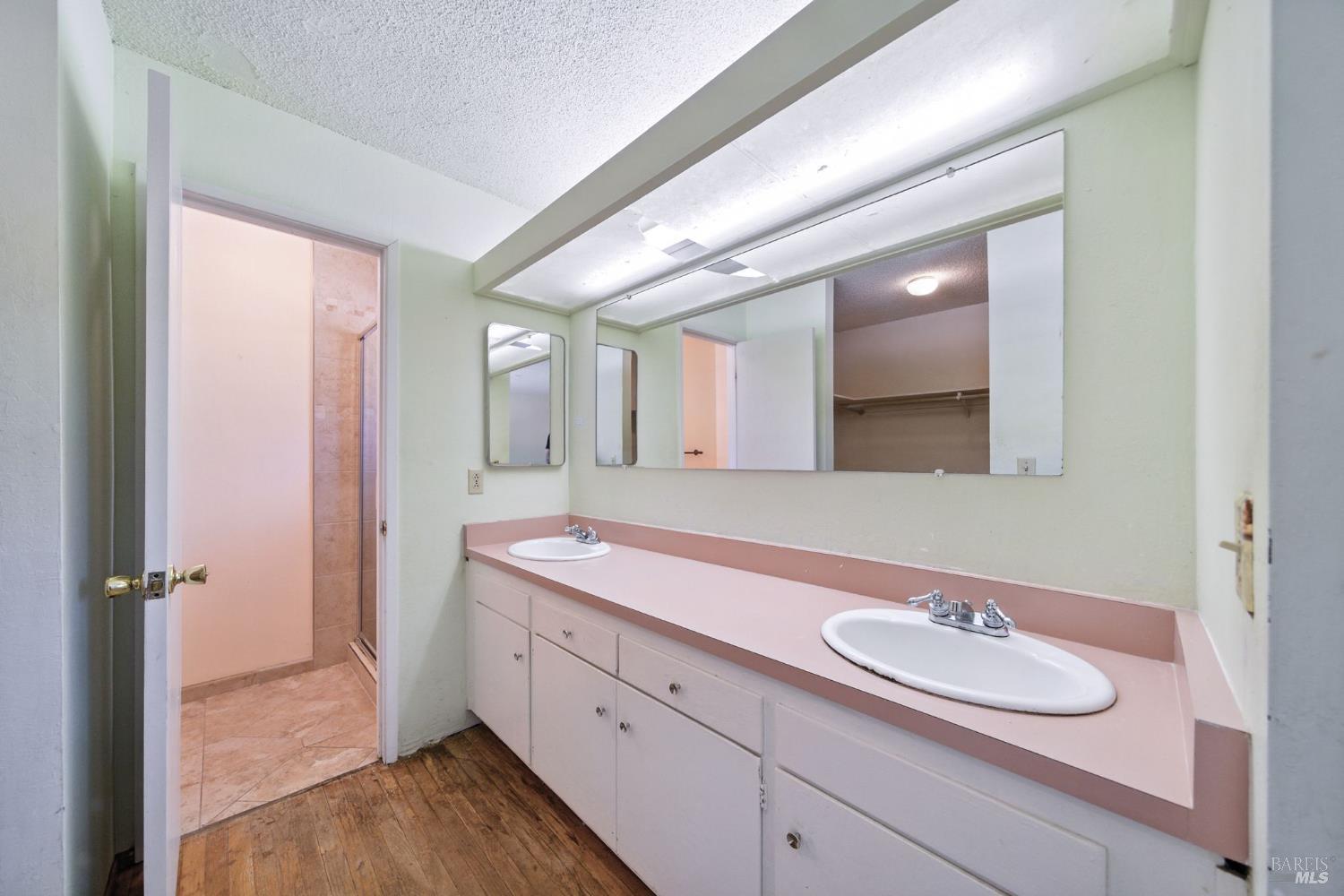 2559 Las Gallinas Ave