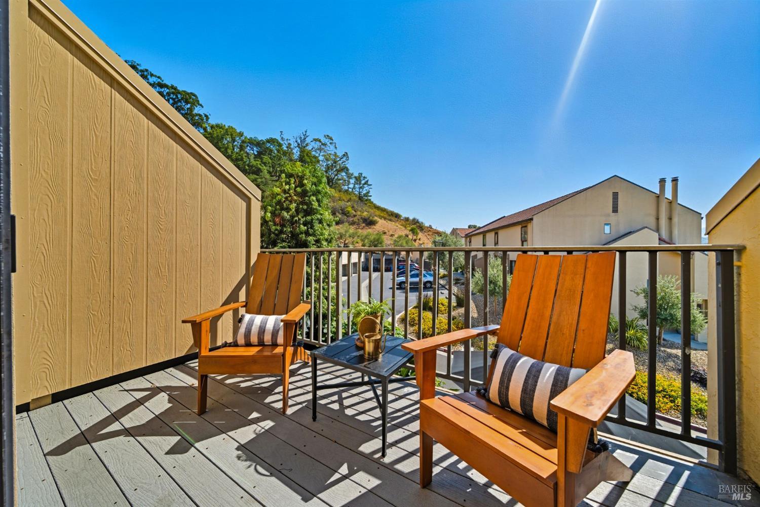 100 Marin Center Dr #21