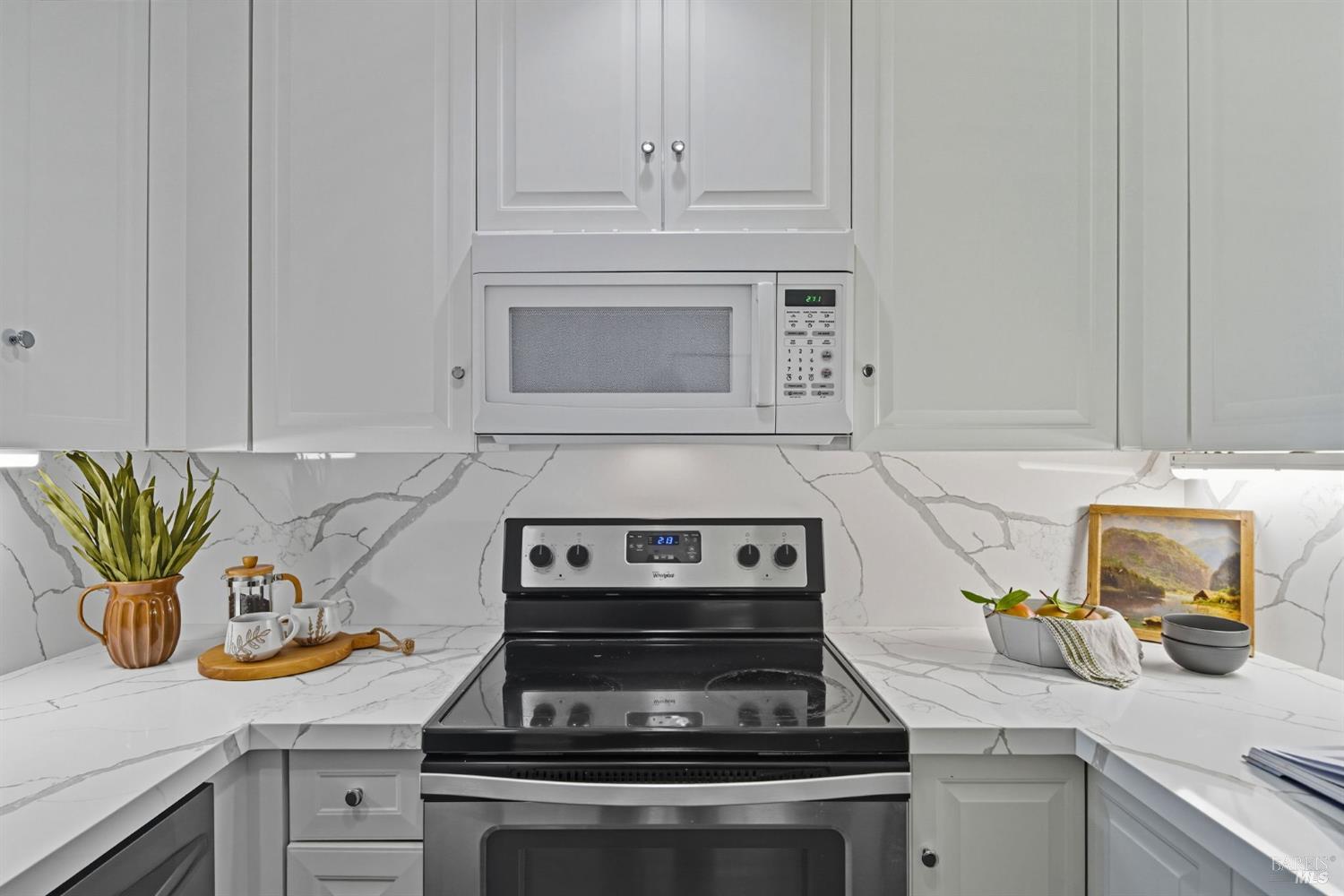 100 Marin Center Dr #21