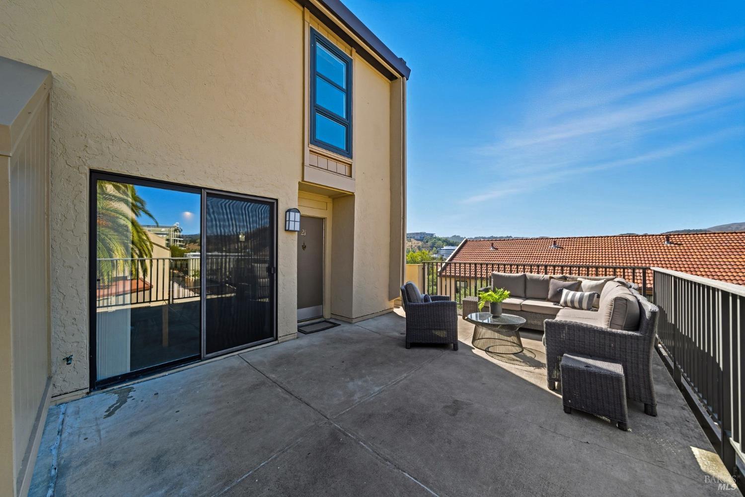 100 Marin Center Dr #21