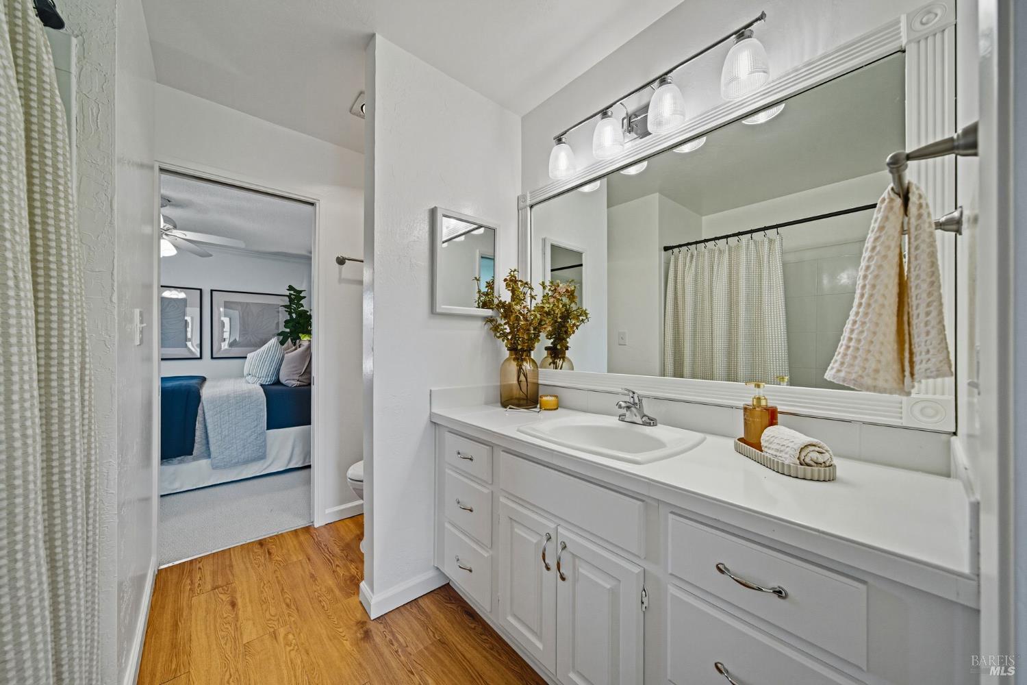 100 Marin Center Dr #21