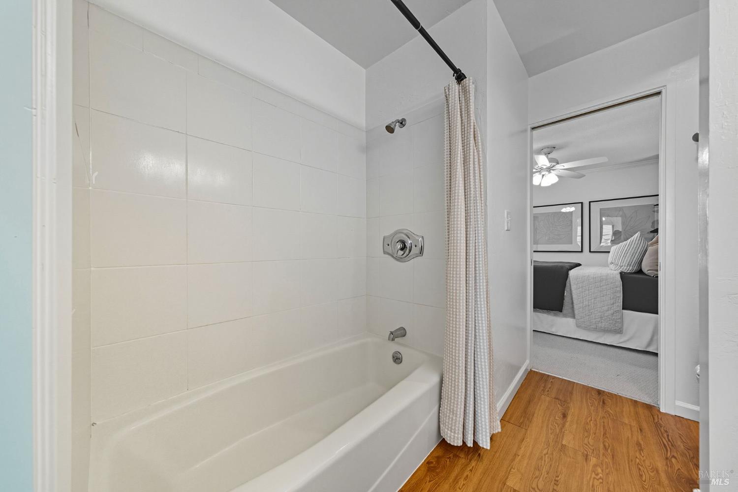 100 Marin Center Dr #21