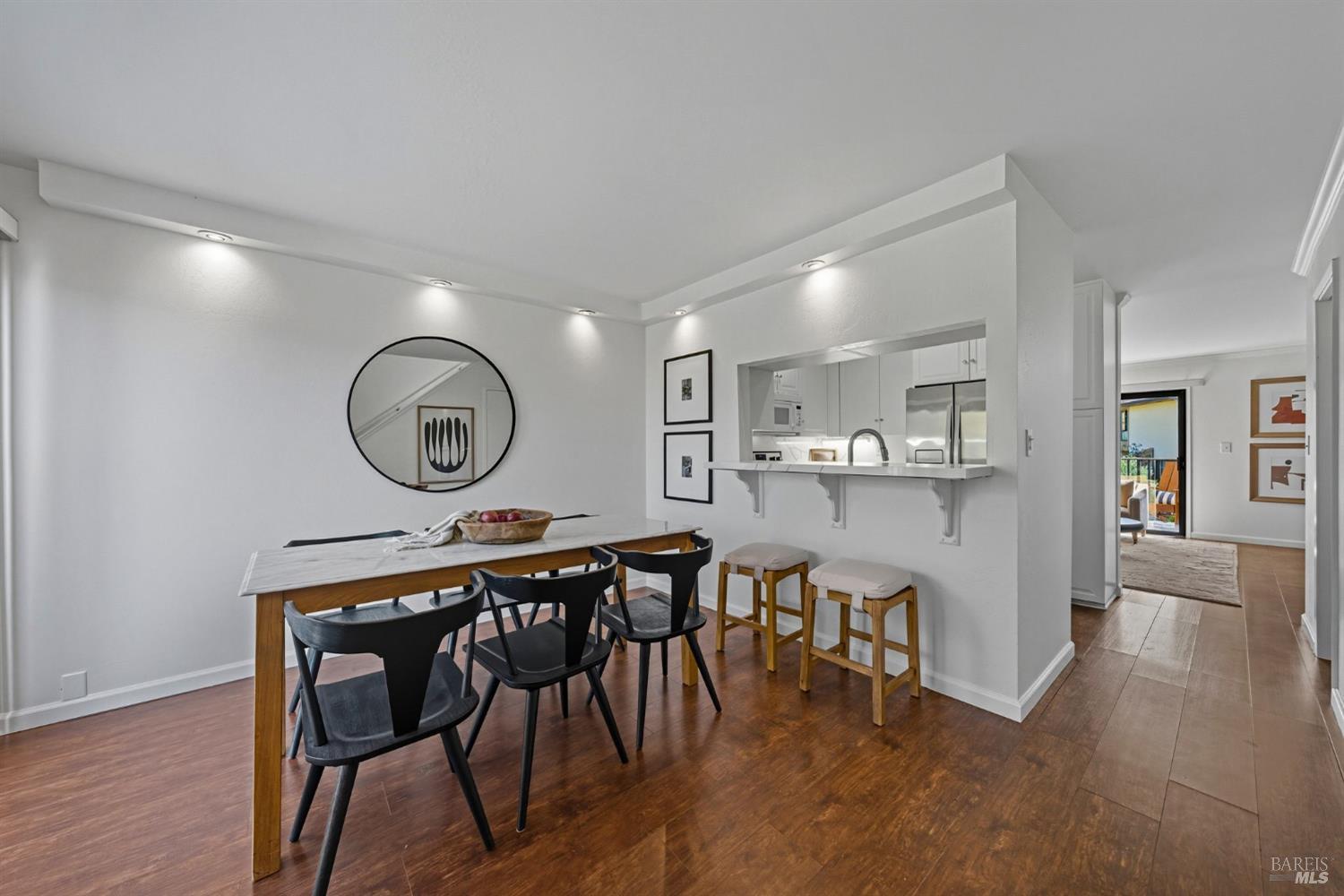 100 Marin Center Dr #21