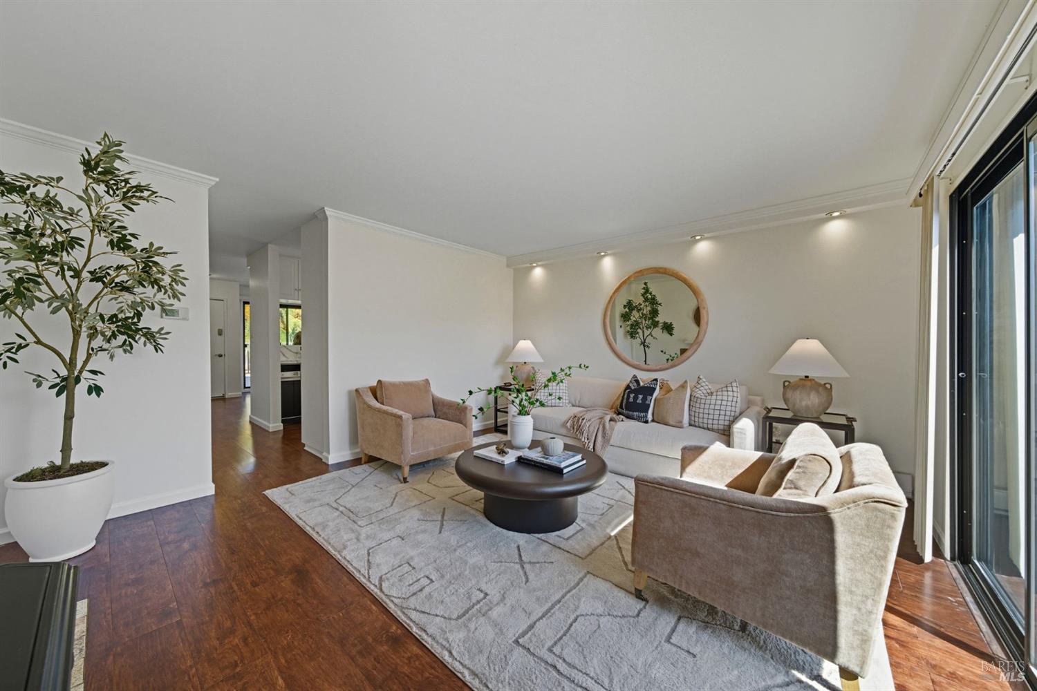 100 Marin Center Dr #21