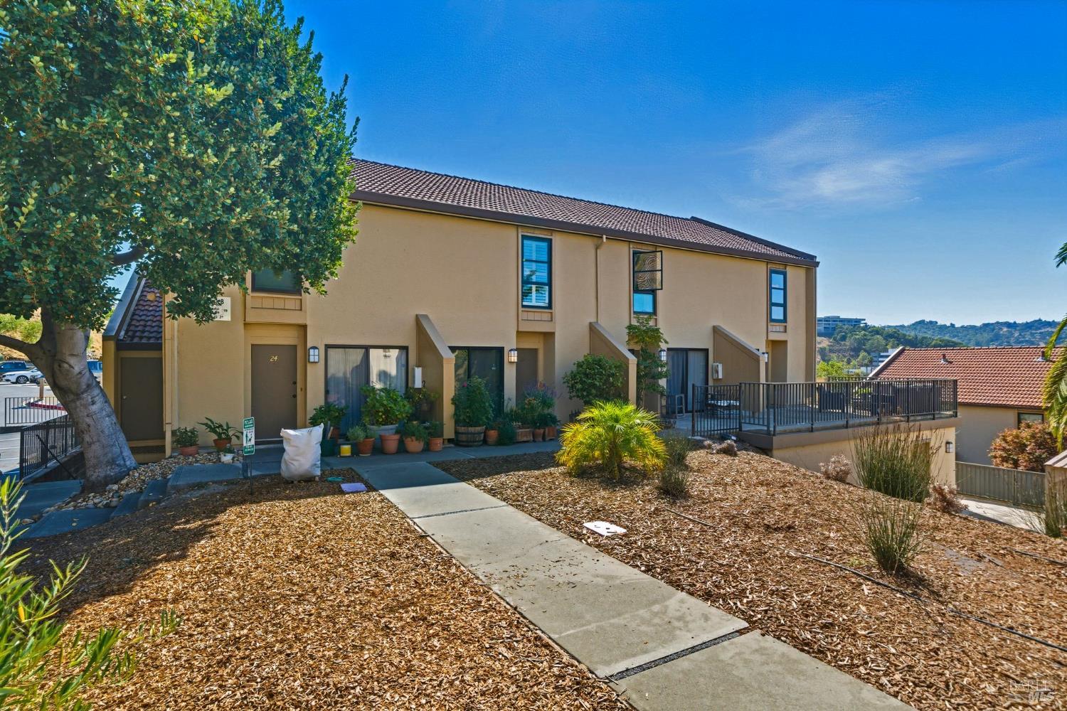 100 Marin Center Dr #21